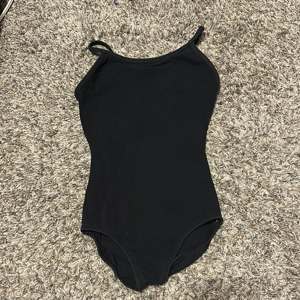 Sleek Black Ballet Leotard with Classic Scoop Neckline